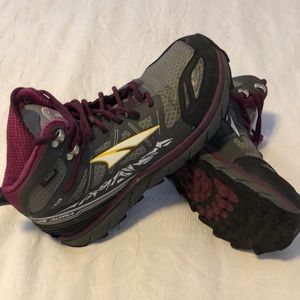 Altra Lone Peak 3.0 Neoshell mid hiking boot